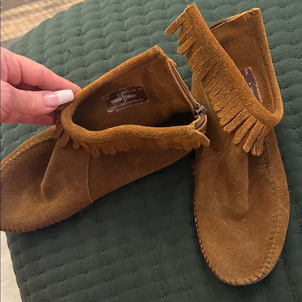 Minnetonka Brown Suede Fringe Boots